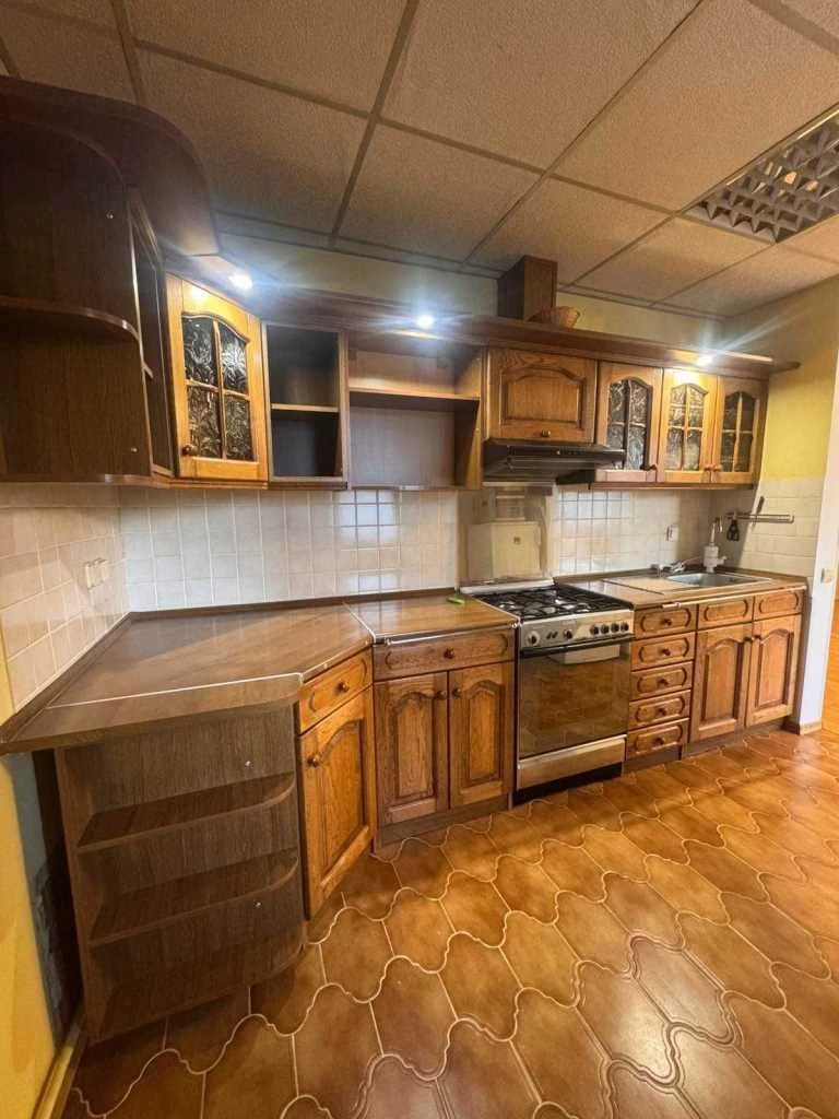 3-room apartment in a brick building, 75 sq.m, on the 4th floor