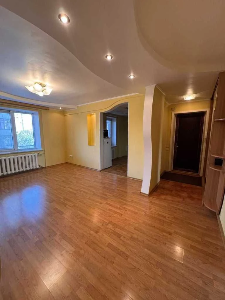 3-room apartment in a brick building, 75 sq.m, on the 4th floor