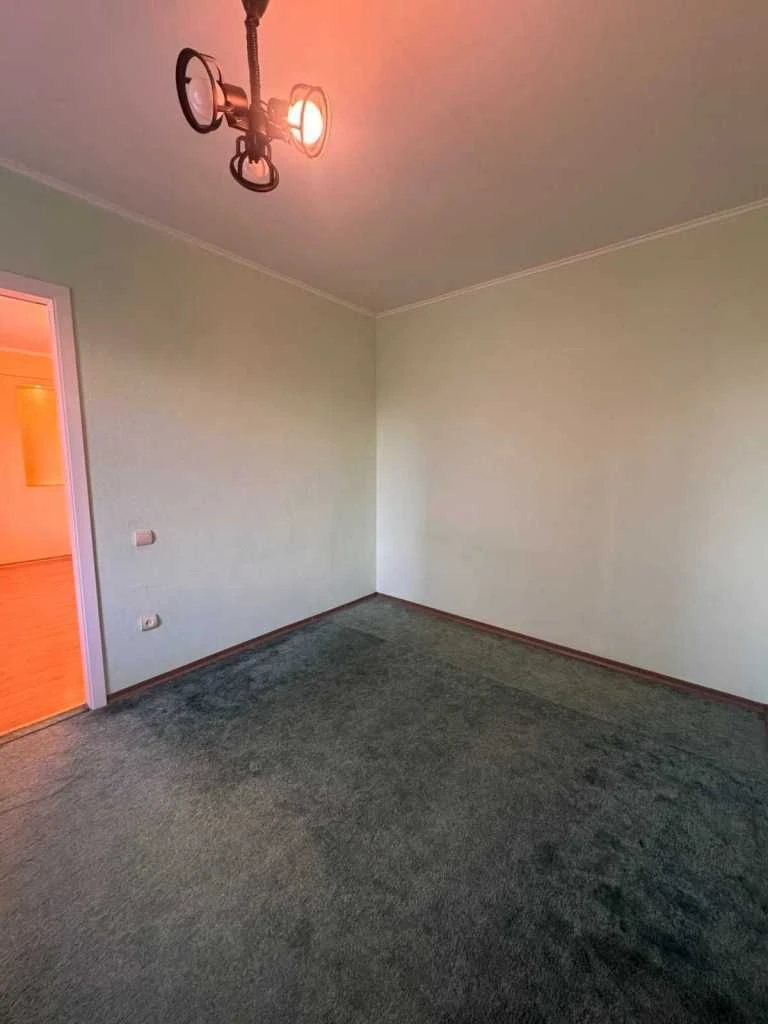 3-room apartment in a brick building, 75 sq.m, on the 4th floor