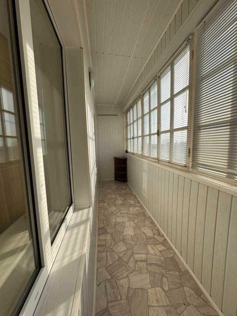 3-room apartment in a brick building, 75 sq.m, on the 4th floor