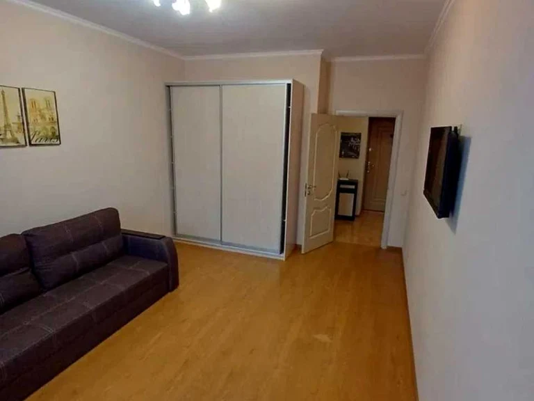 Apartment. Zadorzhnyi Prospekt, Kyiv