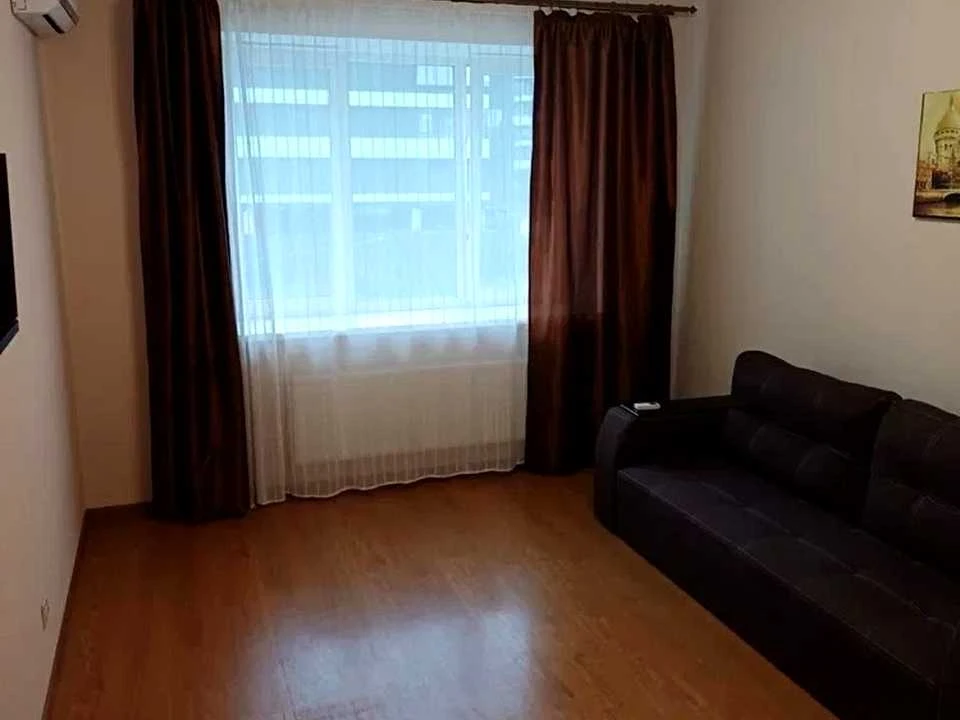 Apartment. Zadorzhnyi Prospekt, Kyiv