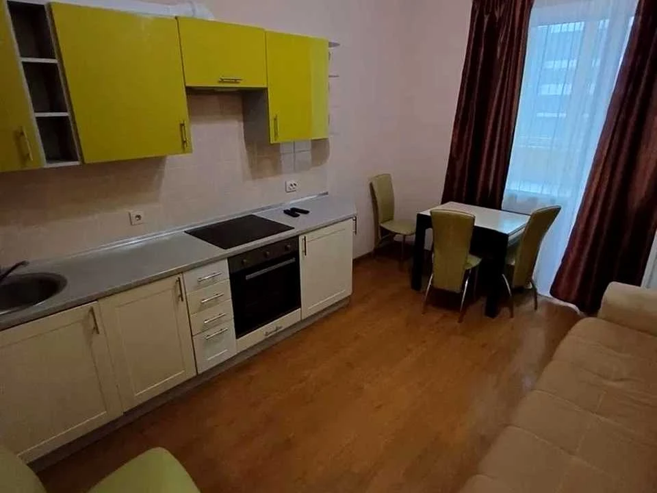 Apartment. Zadorzhnyi Prospekt, Kyiv