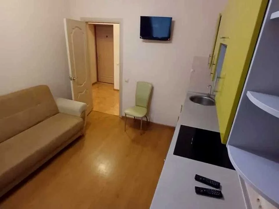 Apartment. Zadorzhnyi Prospekt, Kyiv