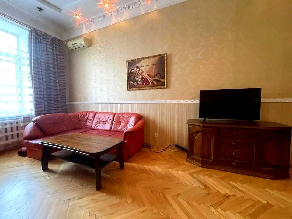 Квартира. Киев, улица Бассейна