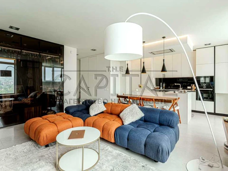 Apartment. Michael Boychuk St, Kyiv