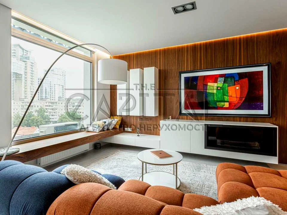 Apartment. Michael Boychuk St, Kyiv