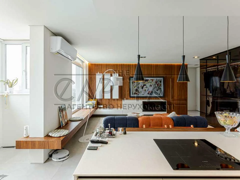 Apartment. Michael Boychuk St, Kyiv