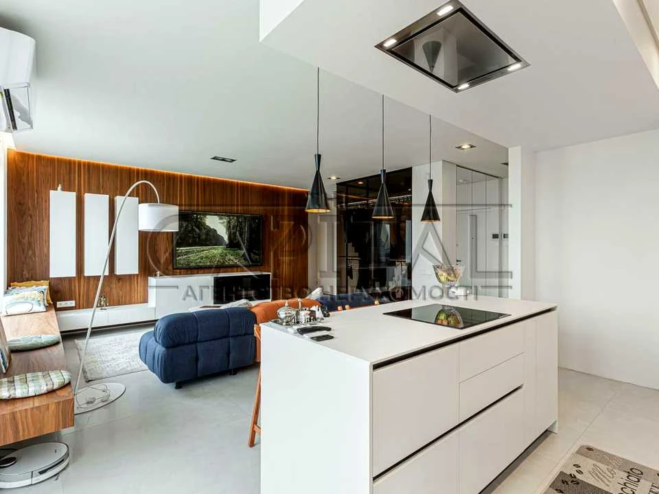 Apartment. Michael Boychuk St, Kyiv