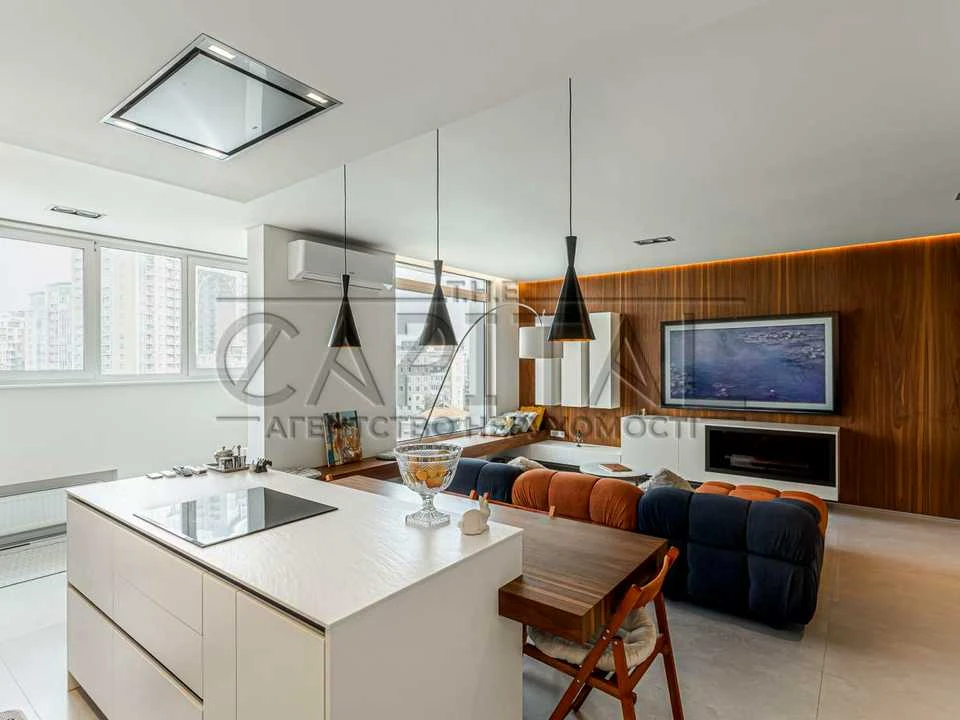 Apartment. Michael Boychuk St, Kyiv