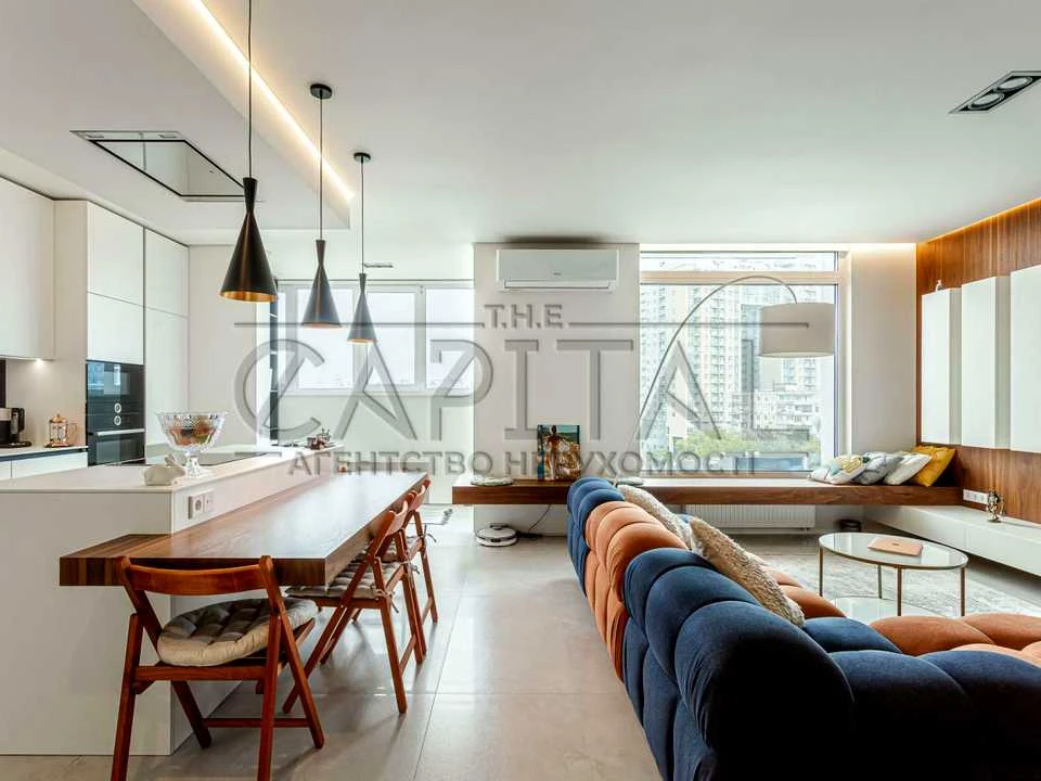 Apartment. Michael Boychuk St, Kyiv