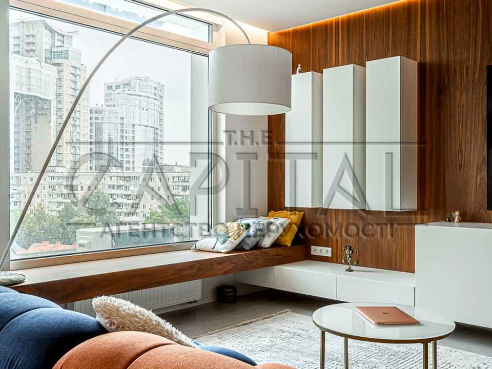 Apartment. Michael Boychuk St, Kyiv