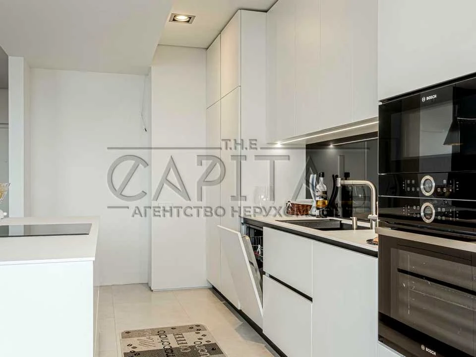 Apartment. Michael Boychuk St, Kyiv