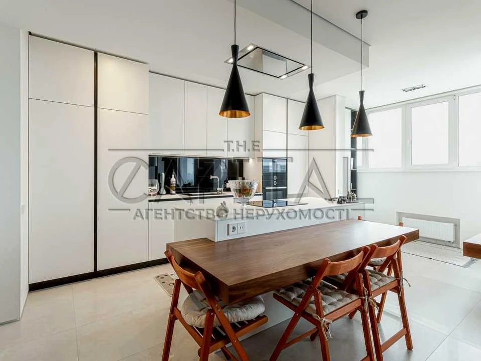 Apartment. Michael Boychuk St, Kyiv