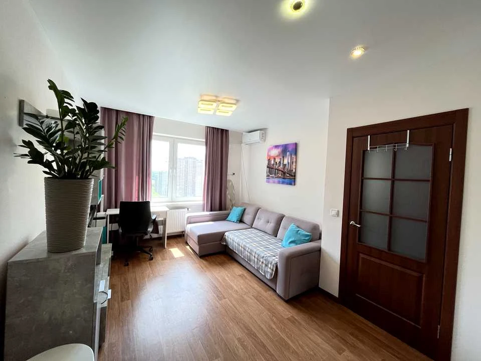 Apartment. Boris Hmyri st., Kyiv