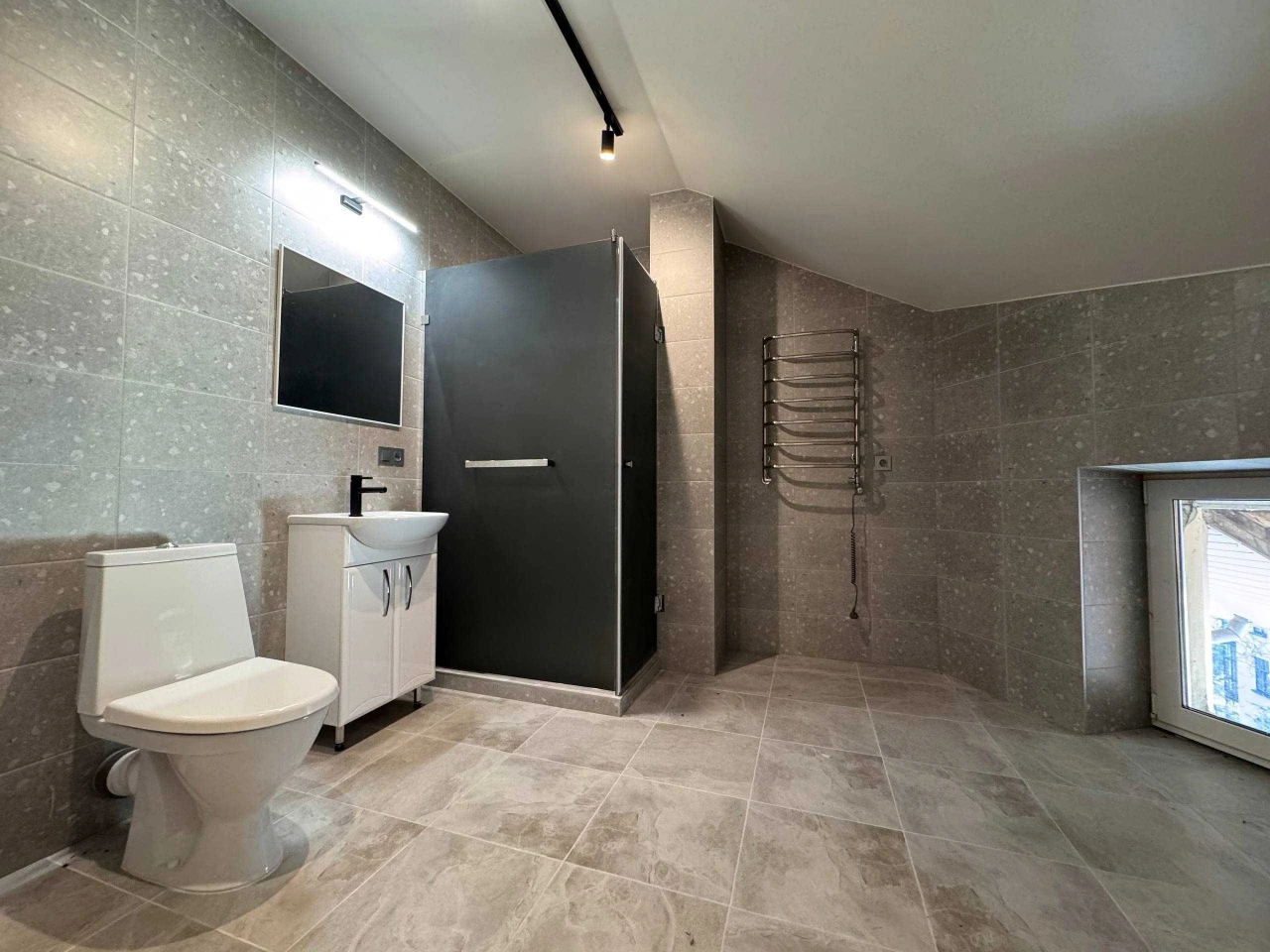 Sale of a 4-room apartment in an Austrian house