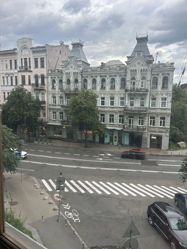 Львівська площа , Золоті Ворота, 4-кімнатна квартира