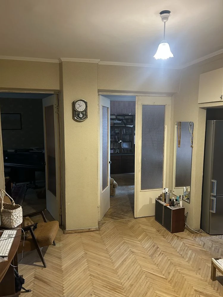 Львівська площа , Золоті Ворота, 4-кімнатна квартира