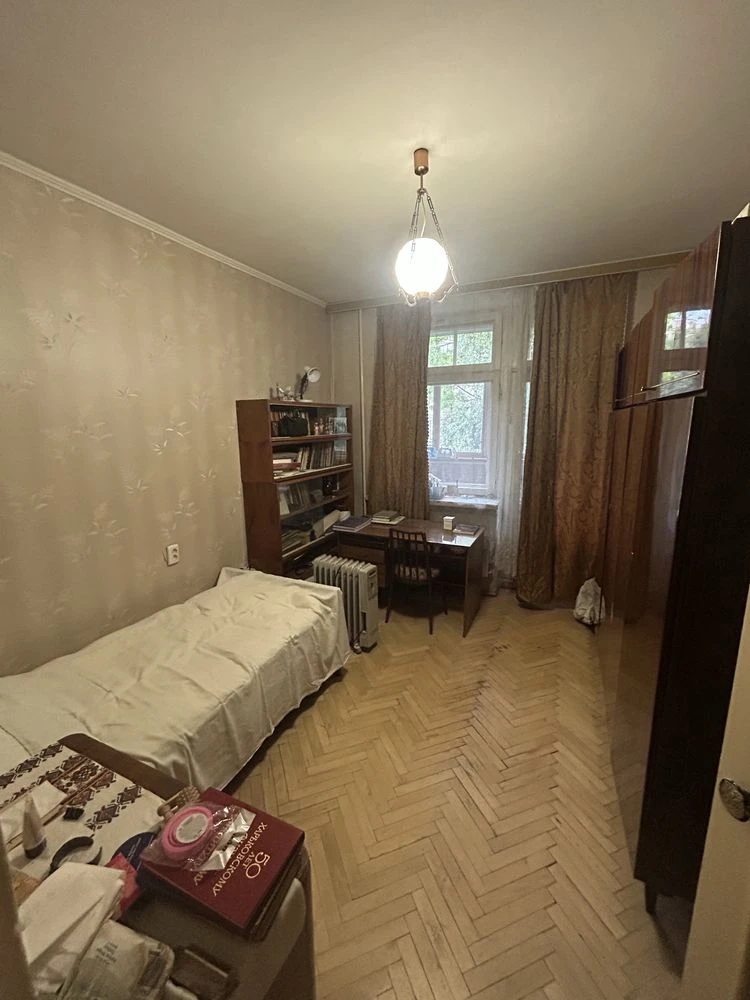 Львівська площа , Золоті Ворота, 4-кімнатна квартира
