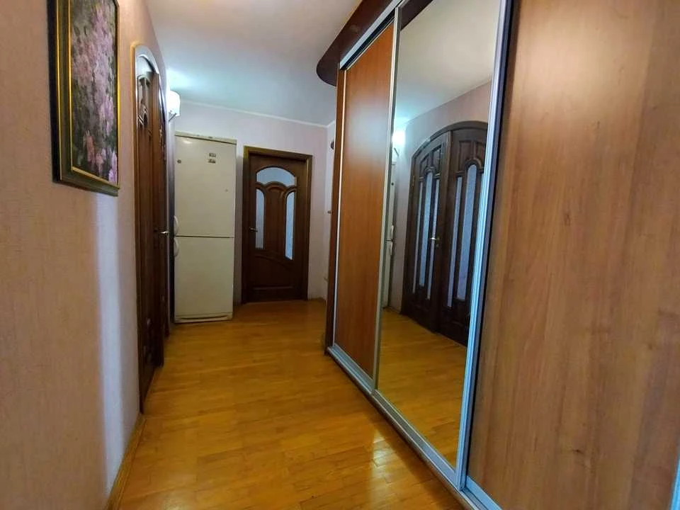 Квартира. Киев, улица Миколы Садовского