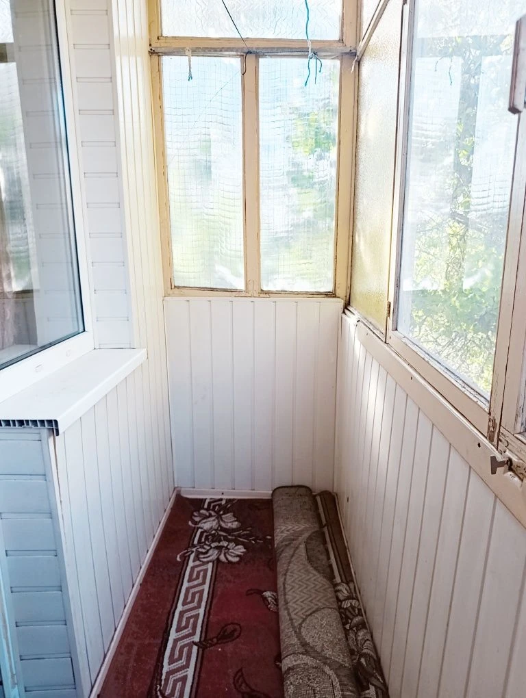 Квартира на Нових домах, Байрона