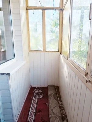 Квартира на Нових домах, Байрона