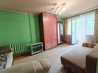 Квартира на Нових домах, Байрона
