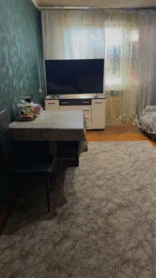 Продам  трёхкомнатную квартиру.