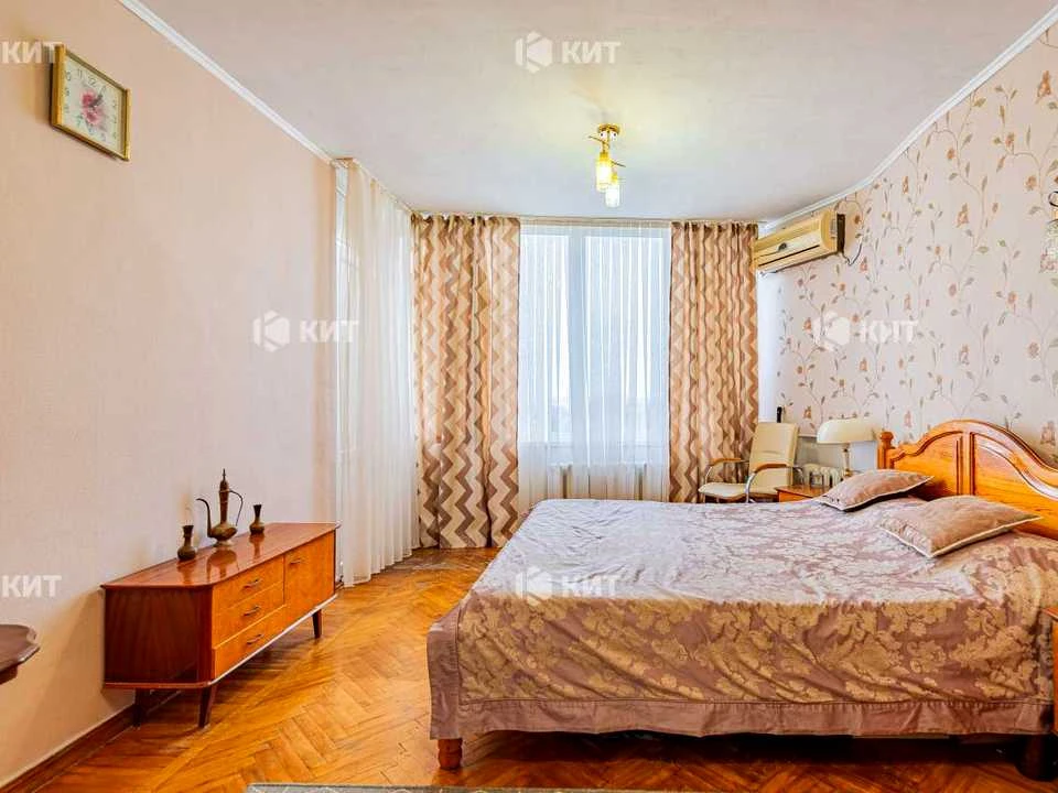Apartment. Kharkiv, Lev Landau Ave. (50th anniversary of the USSR)