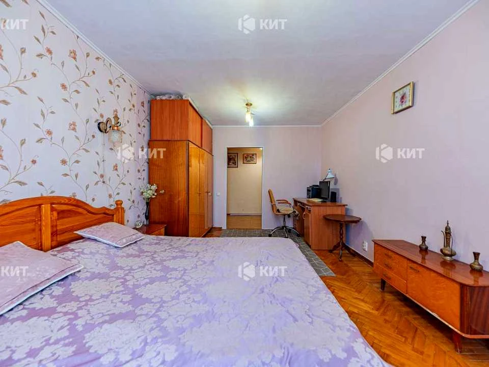 Apartment. Kharkiv, Lev Landau Ave. (50th anniversary of the USSR)
