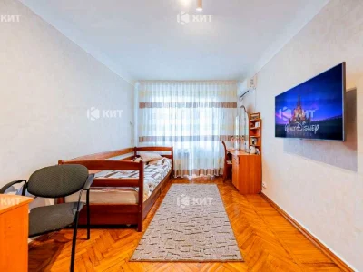 Apartment. Kharkiv, Lev Landau Ave. (50th anniversary of the USSR)