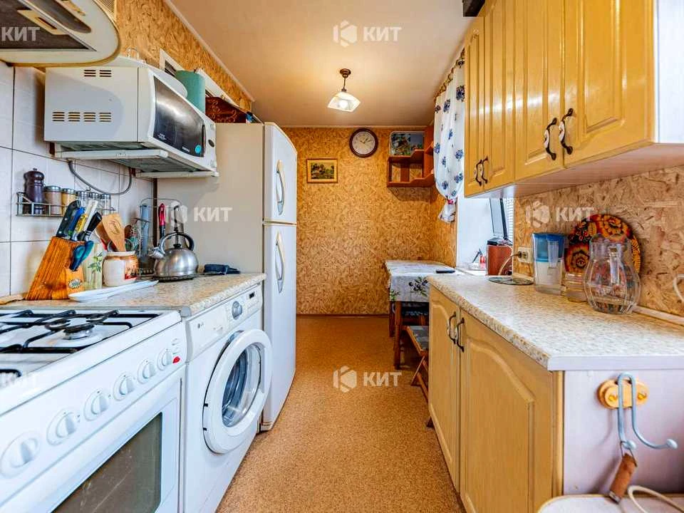 Apartment. Kharkiv, Lev Landau Ave. (50th anniversary of the USSR)