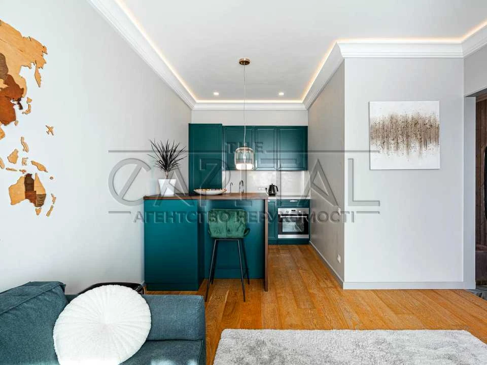 Apartment. Kyiv, Saperne Pole Street