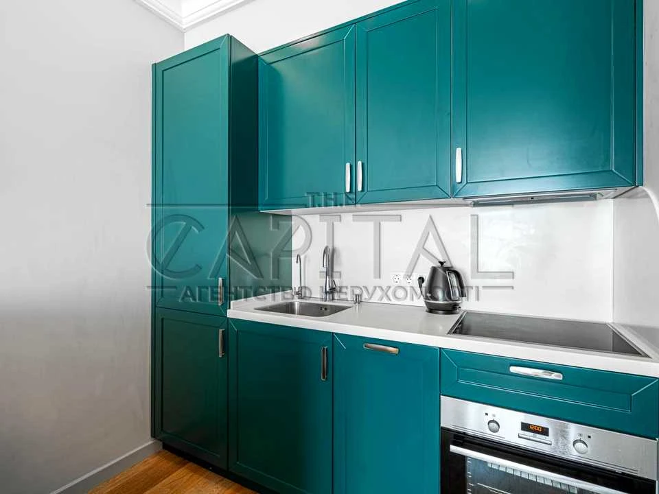 Apartment. Kyiv, Saperne Pole Street