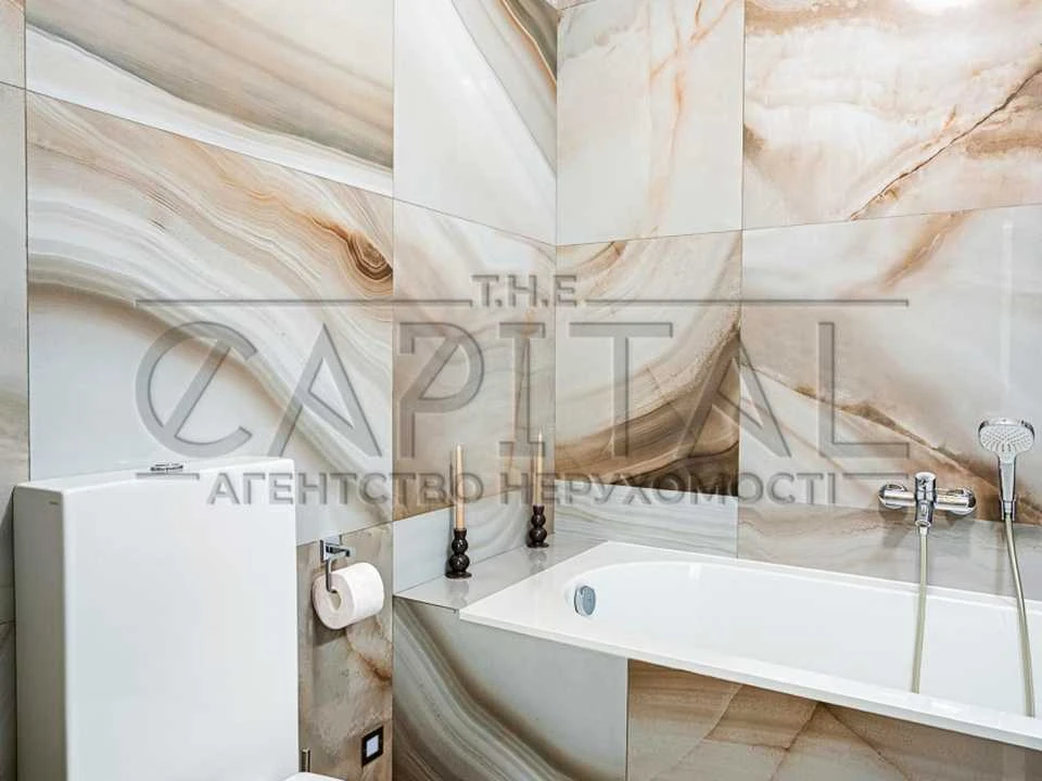 Apartment. Kyiv, Saperne Pole Street