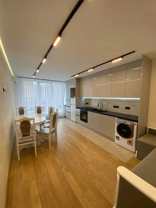 2-room apartment for sale in the residential complex "Lypky 2"