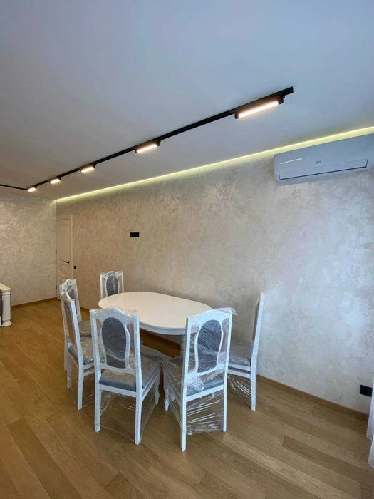 2-room apartment for sale in the residential complex "Lypky 2"