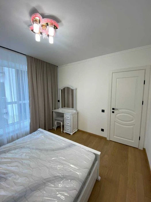 2-room apartment for sale in the residential complex "Lypky 2"