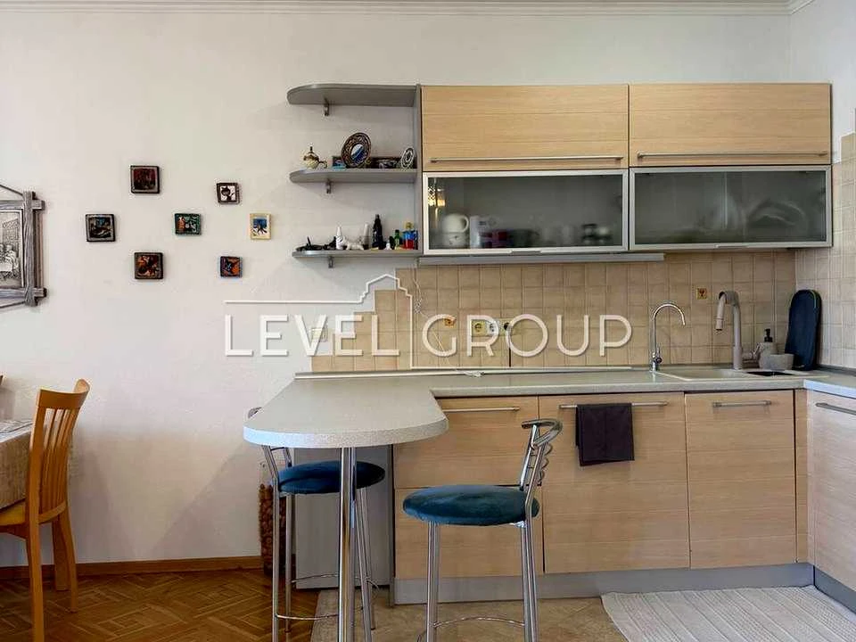 Apartment. Kharkiv Avenue