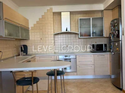 Apartment. Kharkiv Avenue