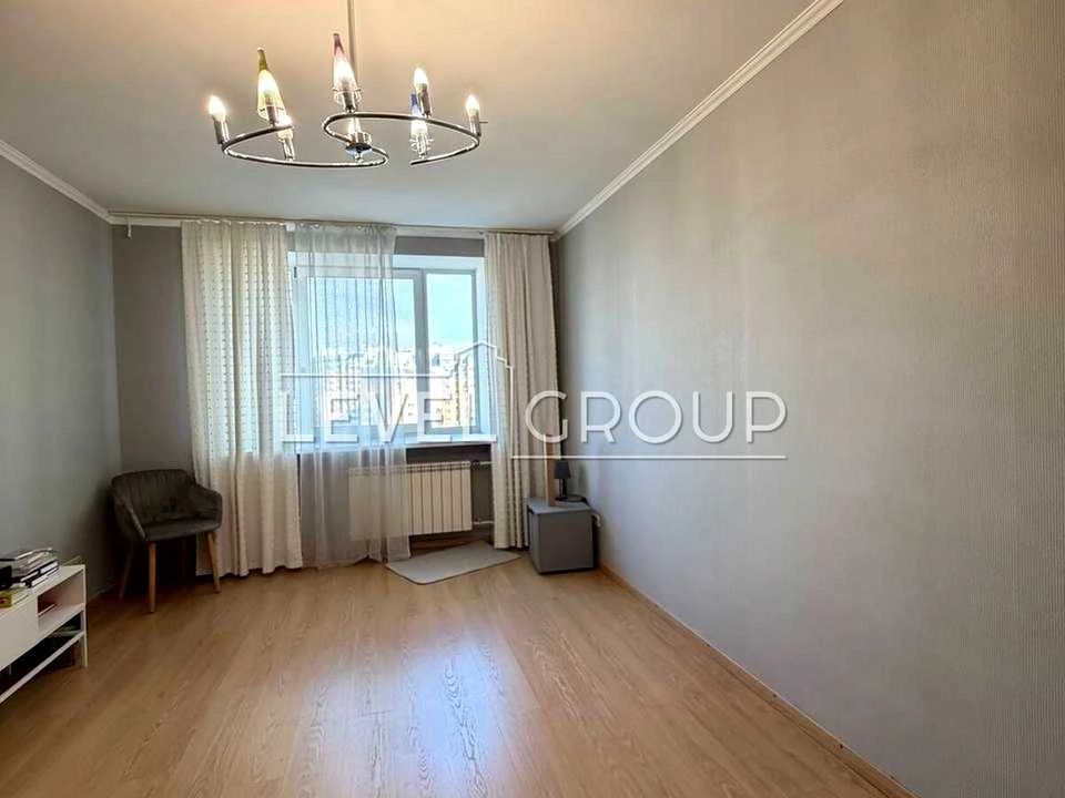 Apartment. Kharkiv Avenue