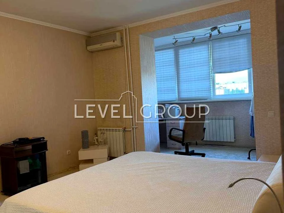 Apartment. Kharkiv Avenue