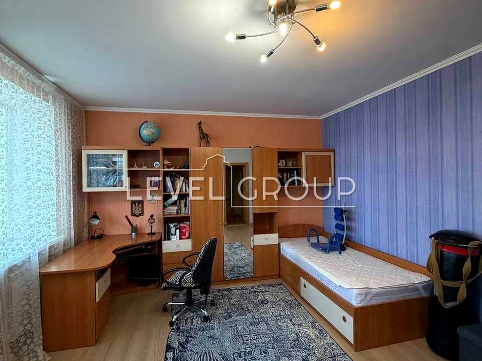 Apartment. Kharkiv Avenue
