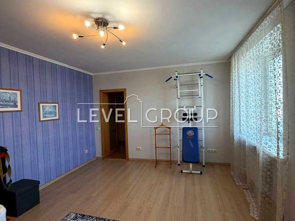 Apartment. Kharkiv Avenue