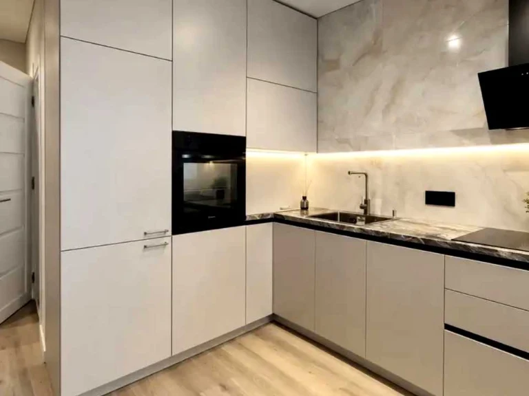 Apartment. Antonovicha st.