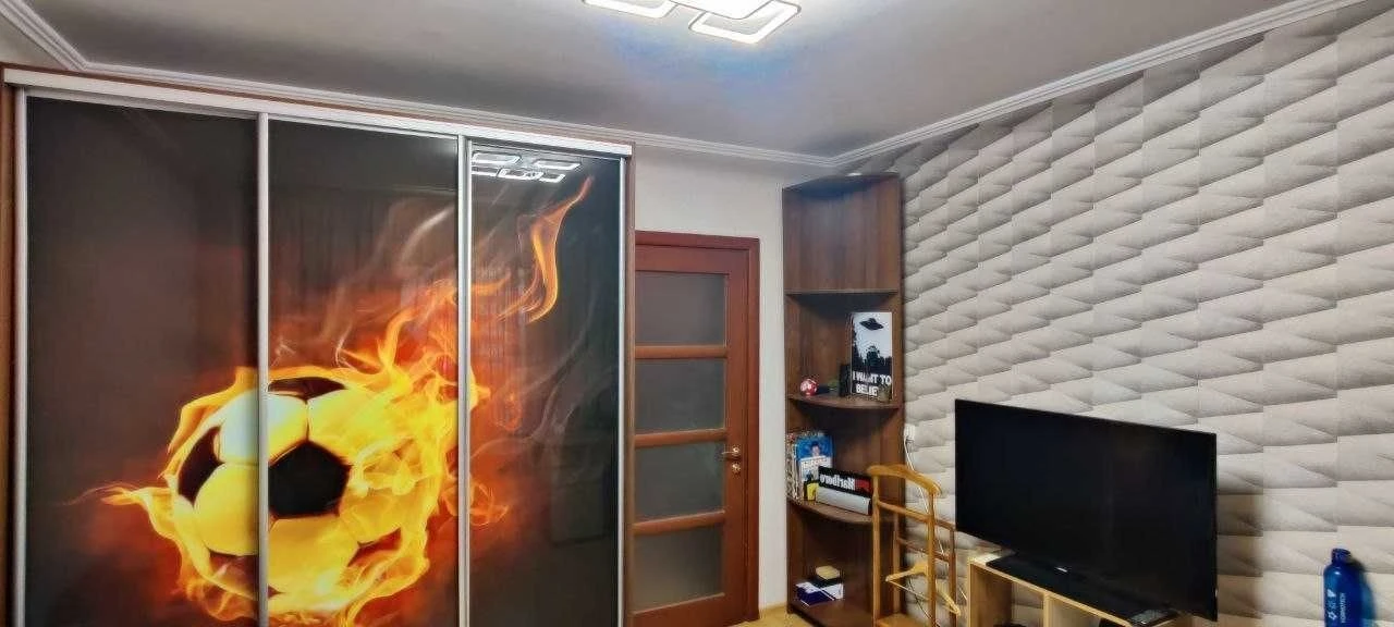 Продам 3-кімн. М. Цвєтаєвої 12 Троєщина з ремонтом!