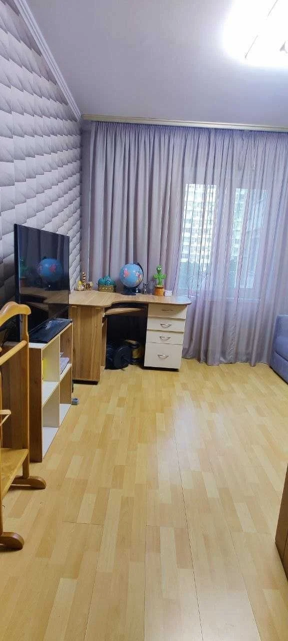 Продам 3-кімн. М. Цвєтаєвої 12 Троєщина з ремонтом!