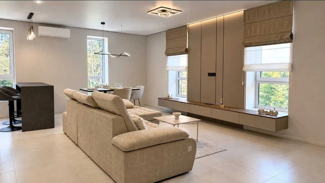 Cсновка, closed courtyard, parking space. 85 sq.m. in a luxurious renovated apartment.