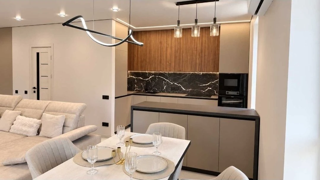 Cсновка, closed courtyard, parking space. 85 sq.m. in a luxurious renovated apartment.