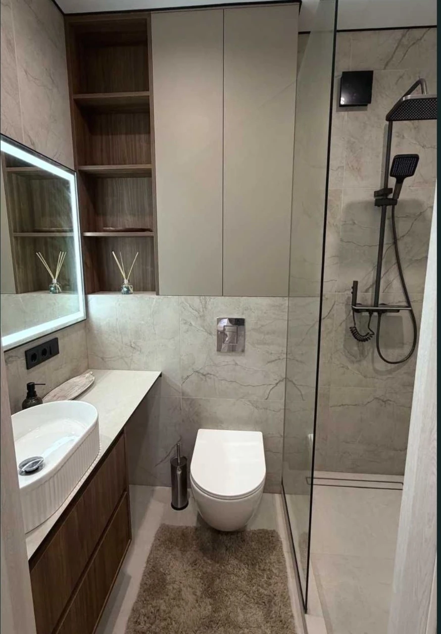 Cсновка, closed courtyard, parking space. 85 sq.m. in a luxurious renovated apartment.